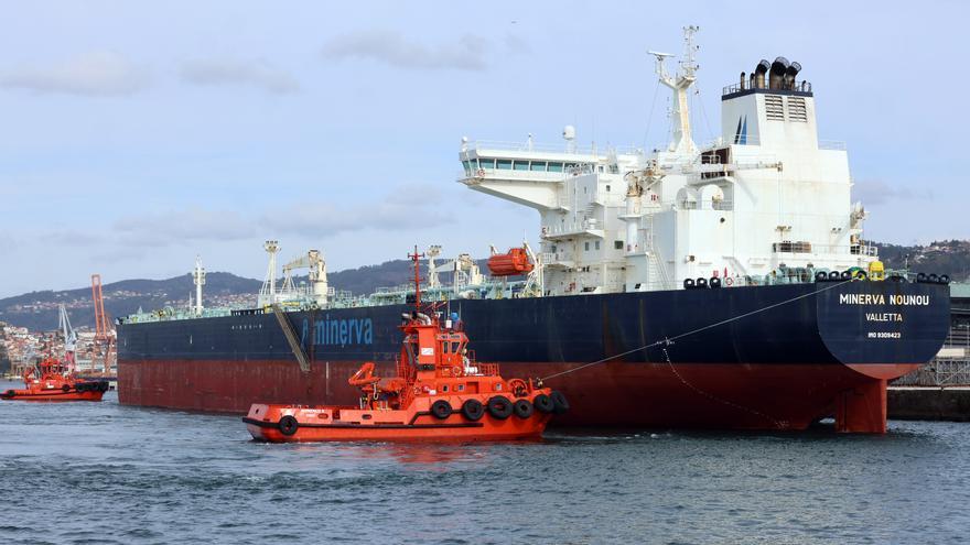 El petrolero averiado permanecerá una semana en Vigo bajo &quot;exigentes&quot; medidas de seguridad