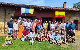 La cita sierense de los residentes en Las Palmas crece: "Esto es ya el Día de Canarias en Asturias"