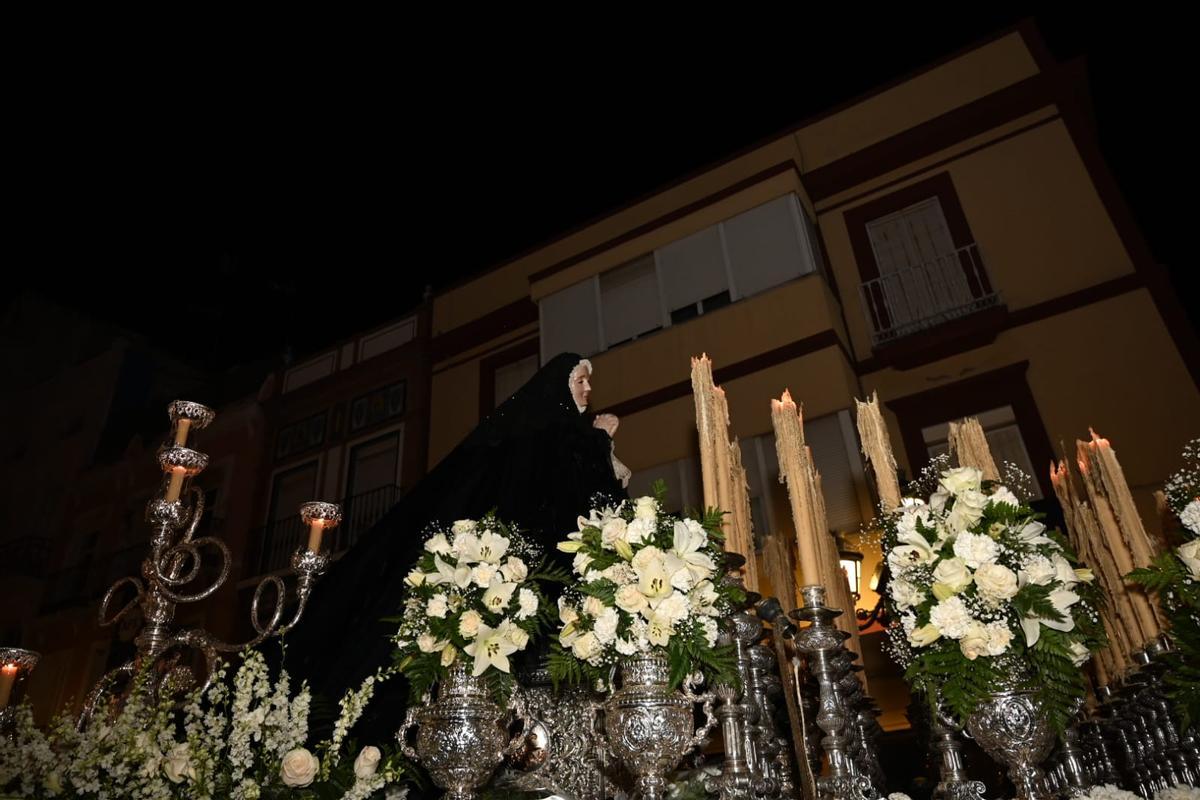 Así fue la procesión del Rosario de la Soledad, patrona de Badajoz