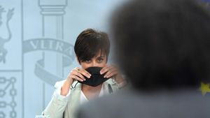 El Govern central aprova la fi de la mascaretes en exteriors, també a les escoles