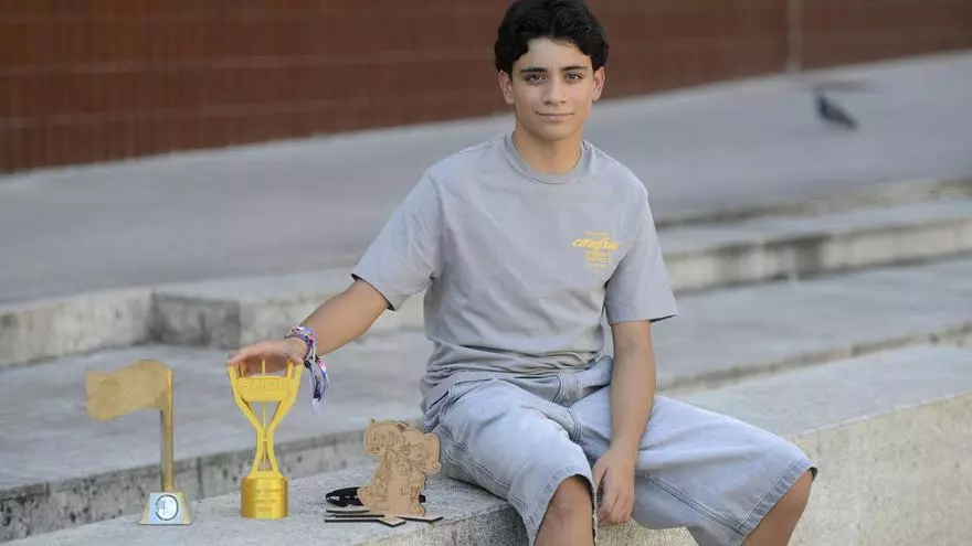 El estradense Rodrigo Feijóo de 14 años, campeón del torneo de baile K-POP de la Lérez Up