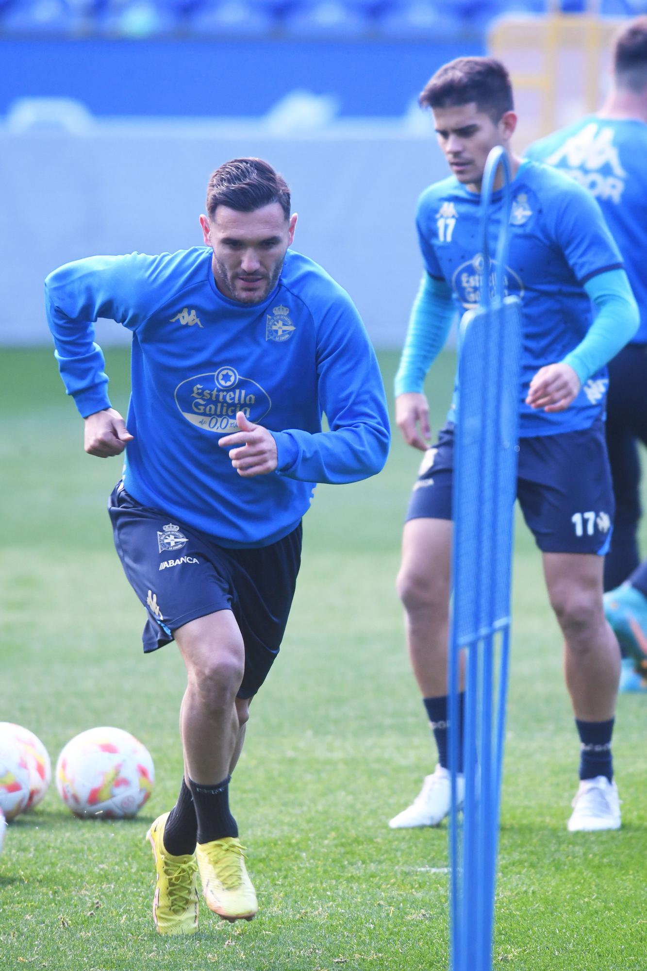 Lucas ya entrena de blanquiazul en su vuelta a casa con el Dépor