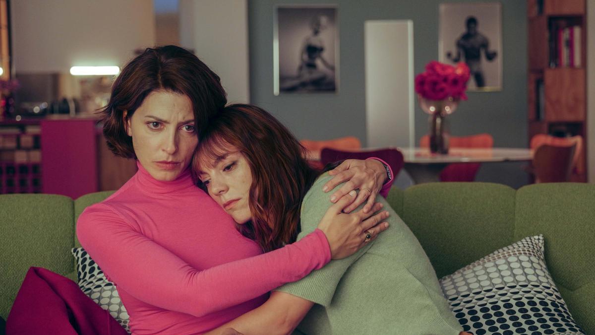 'Amarga navidad' de Pedro Almodóvar: una de las películas del año encabeza los estrenos.