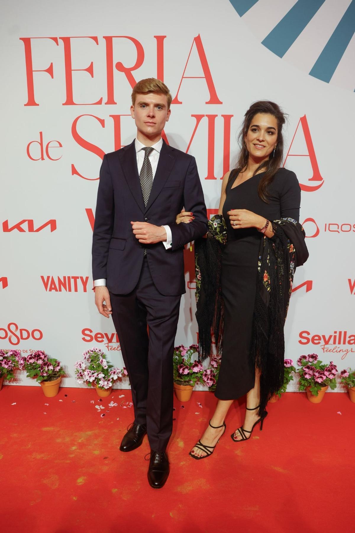 Bárbara Mirjan y acomapañante.