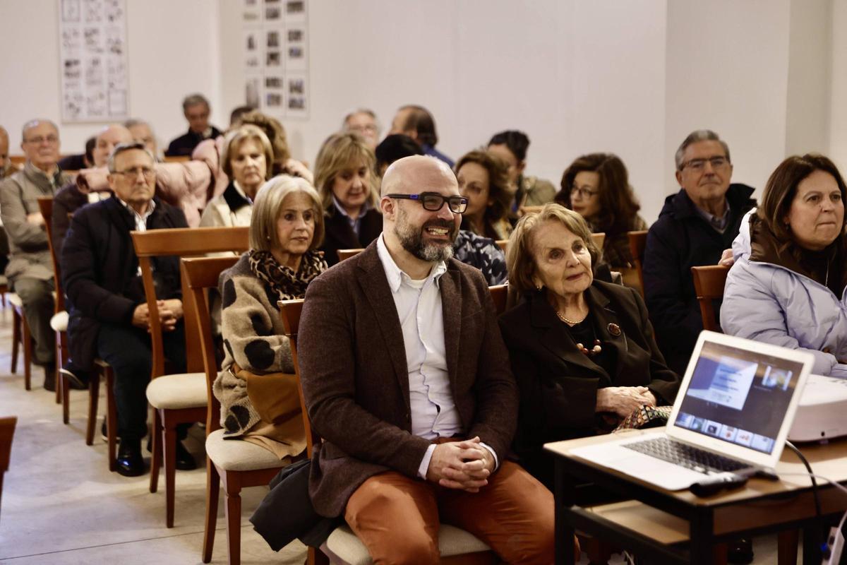 La charla del doctor Francisco Vizoso en la capilla de San Esteban del Mar, en imágenes La charla del doctor Francisco Vizoso en la capilla de San Esteban del Mar, en imágenes