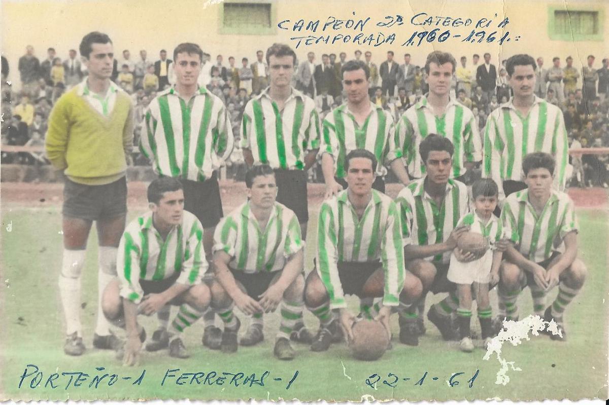 Porteño 1961 foto coloreada.jpg Porteño 1961 foto coloreada.jpg