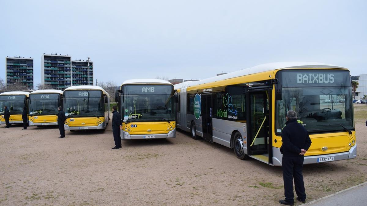 Viladecans incorpora 14 vehículos híbridos nuevos a su flota de autobuses