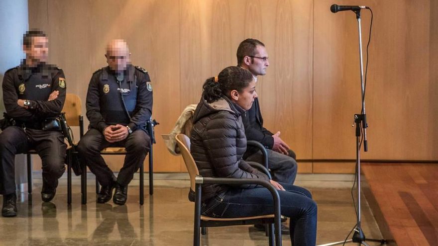 Fadila Chardoud y David Fuentes, durante el juicio en la Sección Tercera de la Audiencia Provincial.