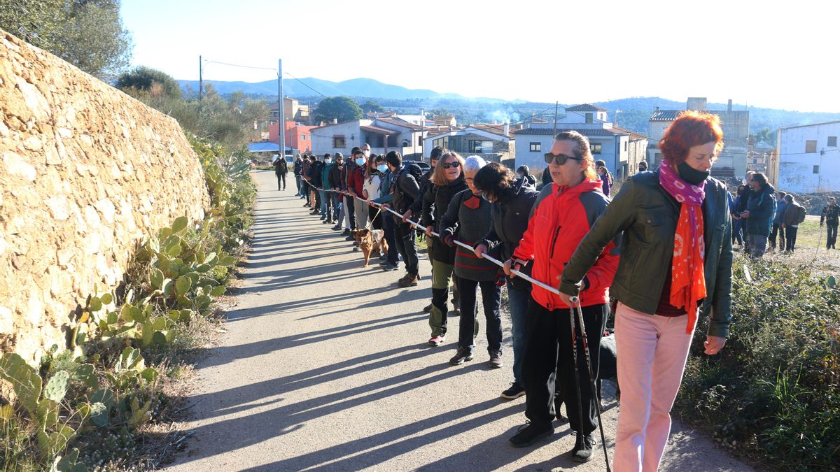 Protesta a Espolla contra l'afectació al territori de la implantació de renovables