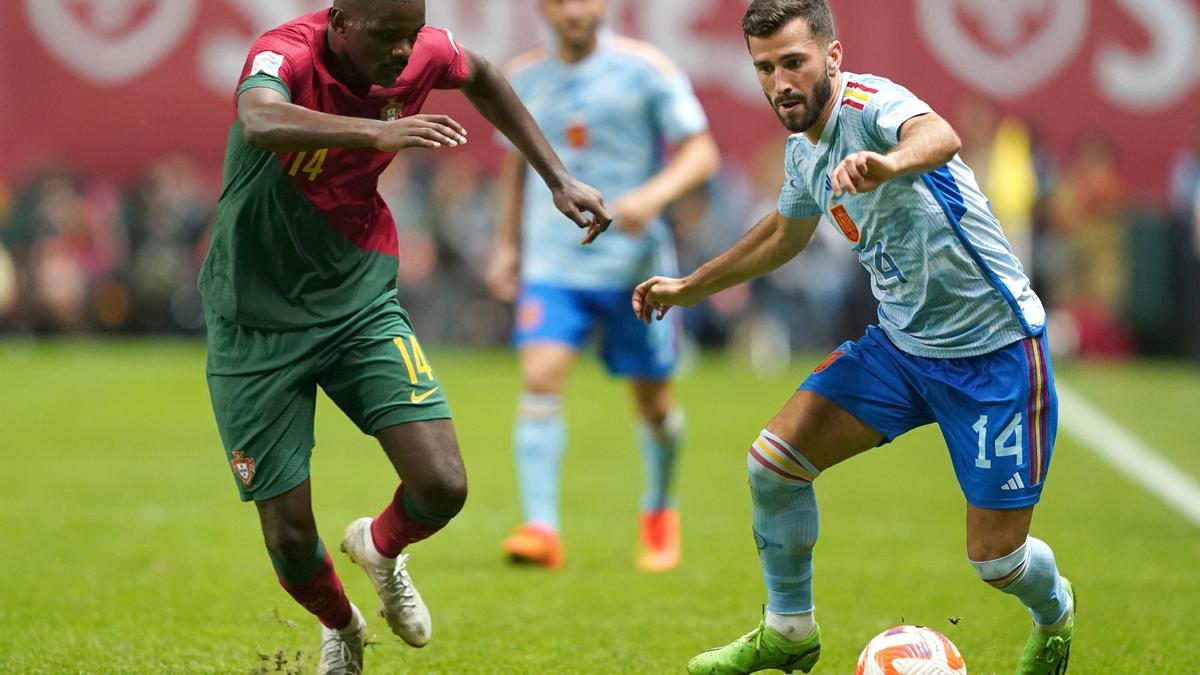 Gayà, con el balón ante William Carvalho