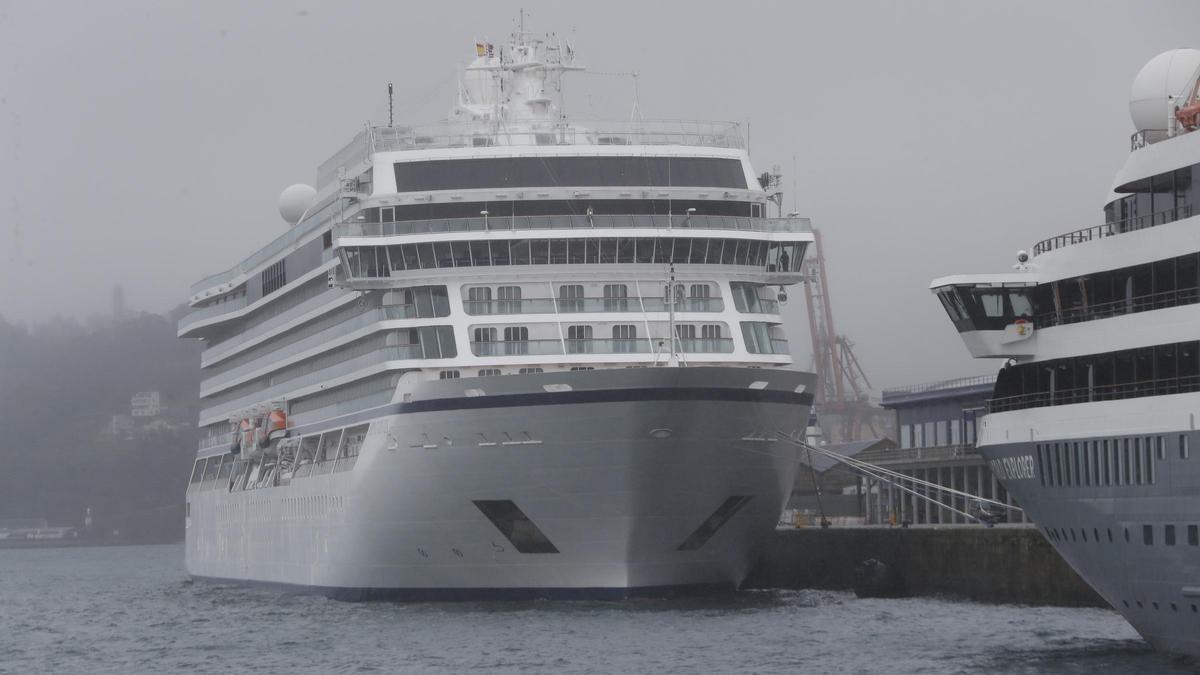 El puerto de Vigo recibe al primer gran crucero del año