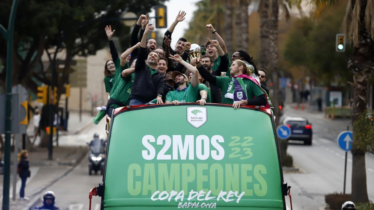 La fiesta del Unicaja, campeón de la Copa del Rey, por las calles de Málaga