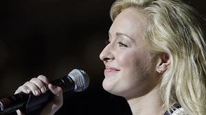 La cantant country ha aparegut morta per trets a casa seva.