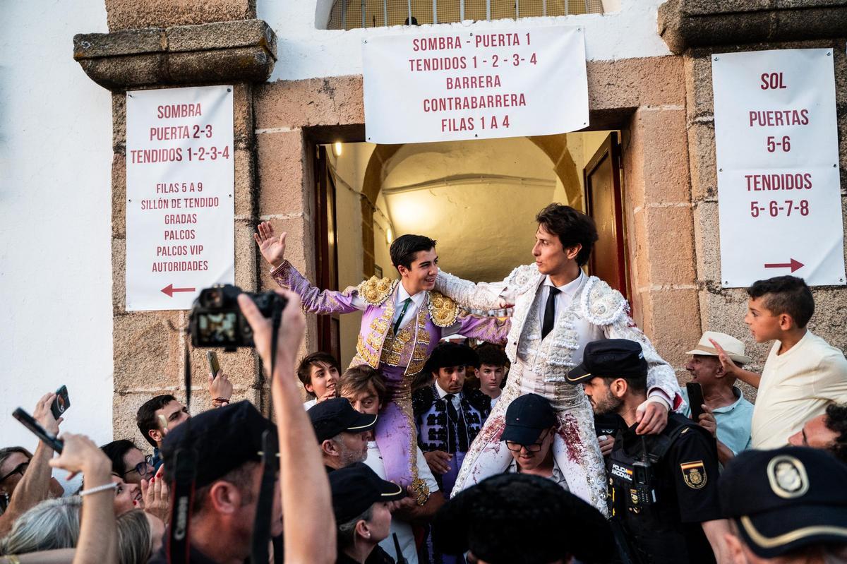 Galería | Así fue la segunda de abono de la feria de Cáceres Galería | Así fue la segunda de abono de la feria de Cáceres