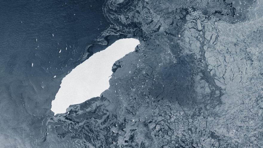 La odisea de un megaiceberg que ya ha recorrido 4.000 kilómetros por el mar