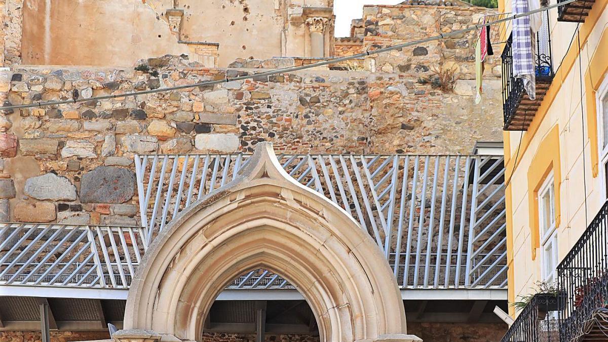 Virgen de la Caridad pide restaurar el retablo original de la Catedral