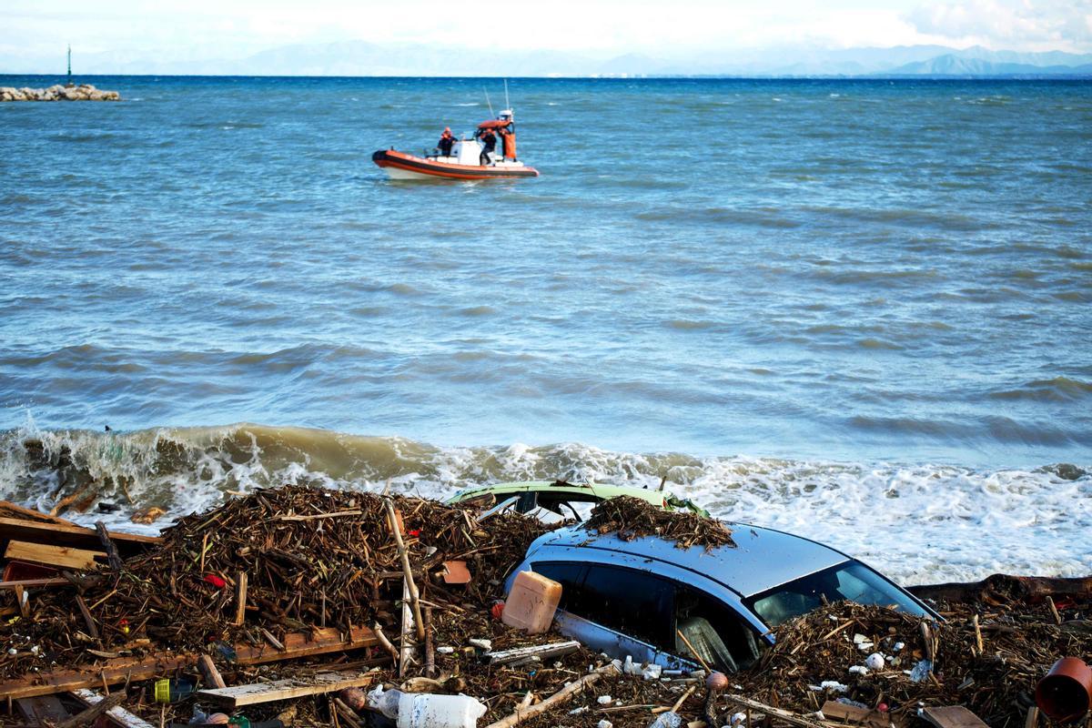 Un muerto y decenas de desaparecidos tras un corrimiento de tierra en la isla italiana de Ischia