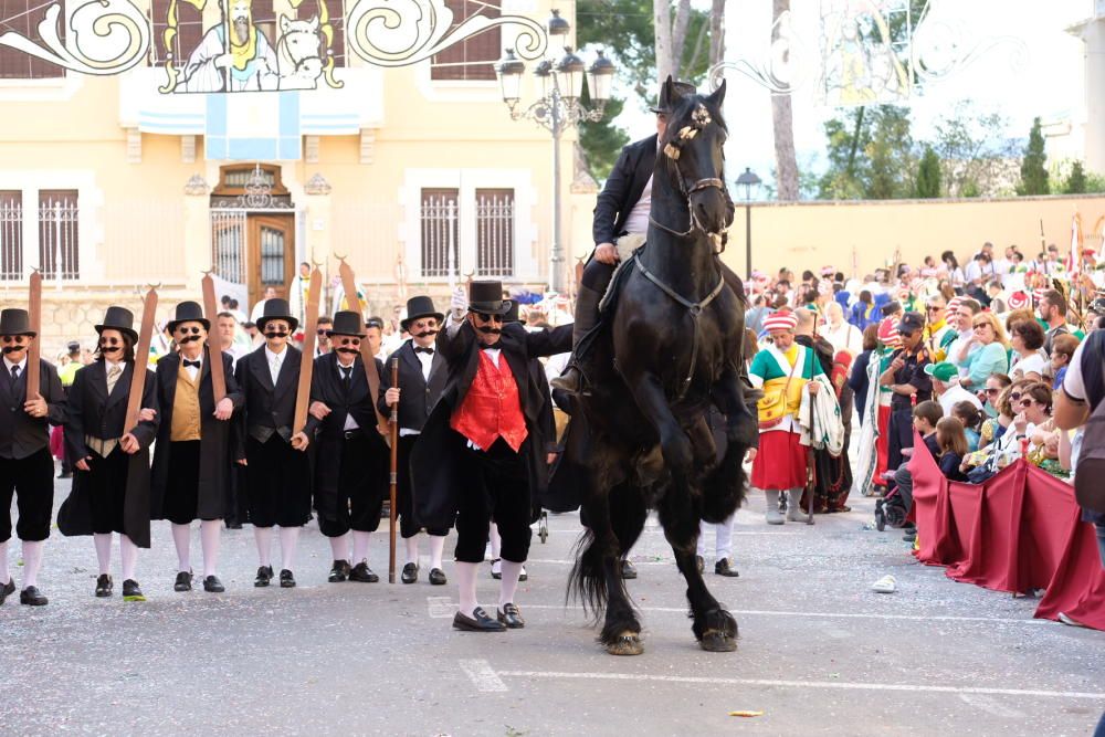 Desaparecida hace décadas. La comparsa mora, ausente en el último siglo, regresó por un día con el jefe de los «Moro Vells» al mando