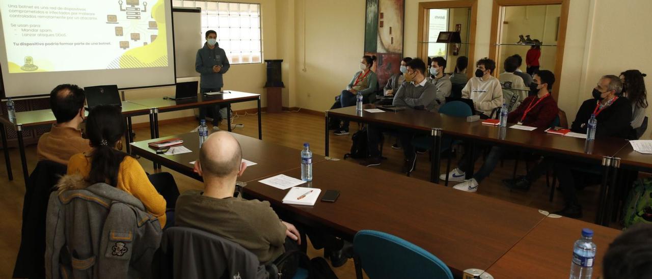 La jornada sobre ciberseguridad, durante la ponencia de Daniel López. | Ángel González