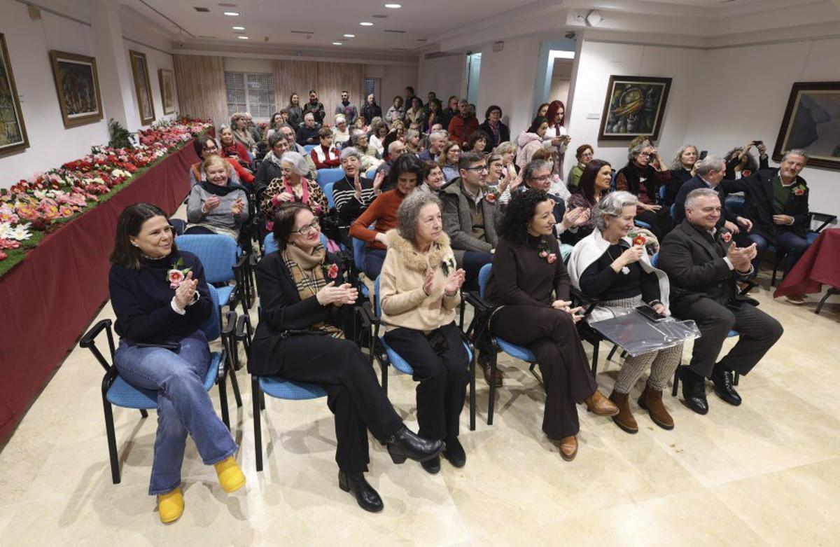 Público que asistió a la inauguración de ayer. | GUSTAVO SANTOS