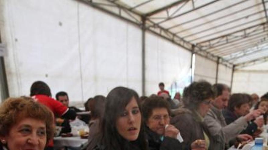 Imagen de archivo de una edición anterior de la Festa dos Callos de Matalobos. // Bernabé / Cris M.V.