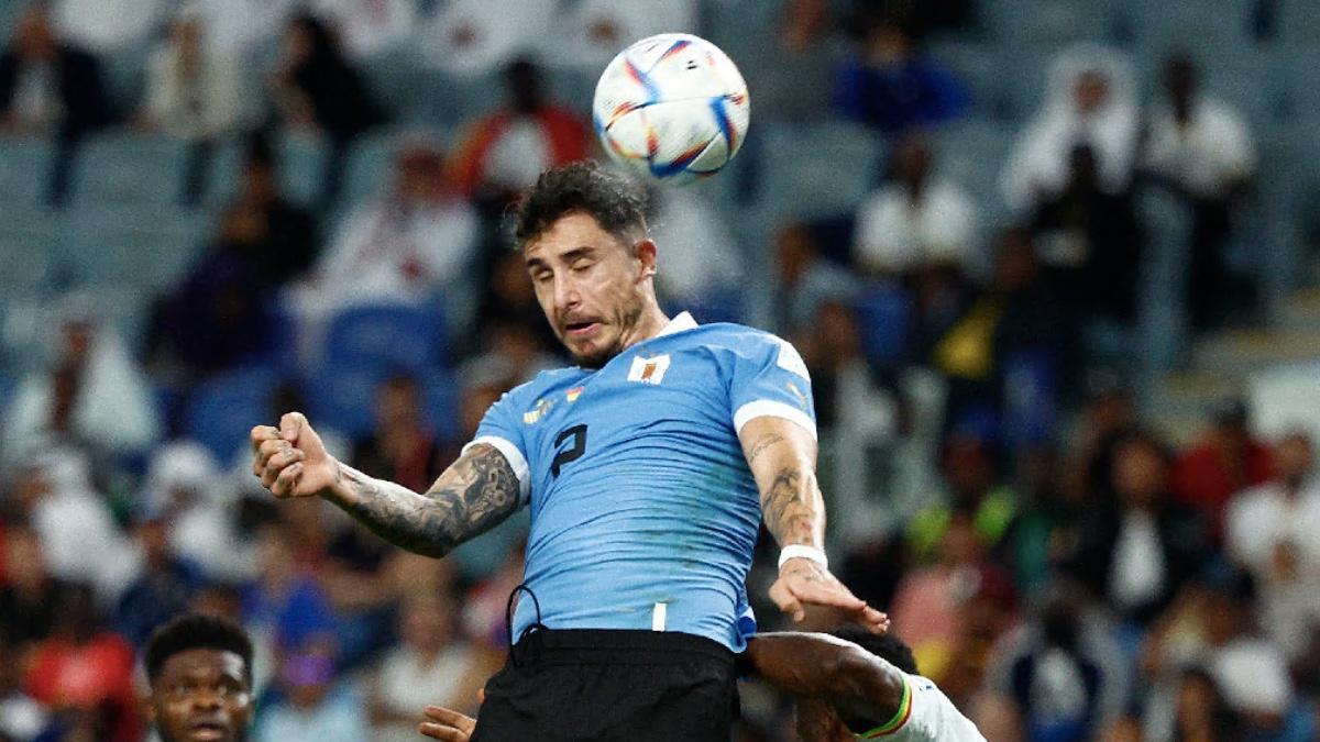 Giménez en un remate durante el Mundial