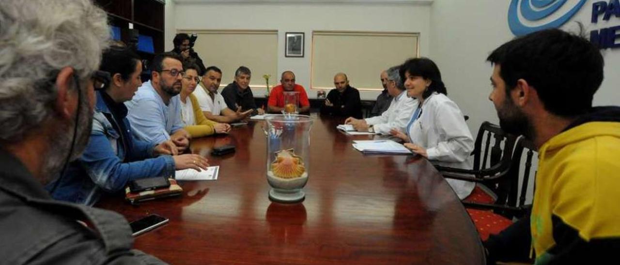 Reunión del sector con la directora del Intecmar, Covadonga Salgado. // Iñaki Abella