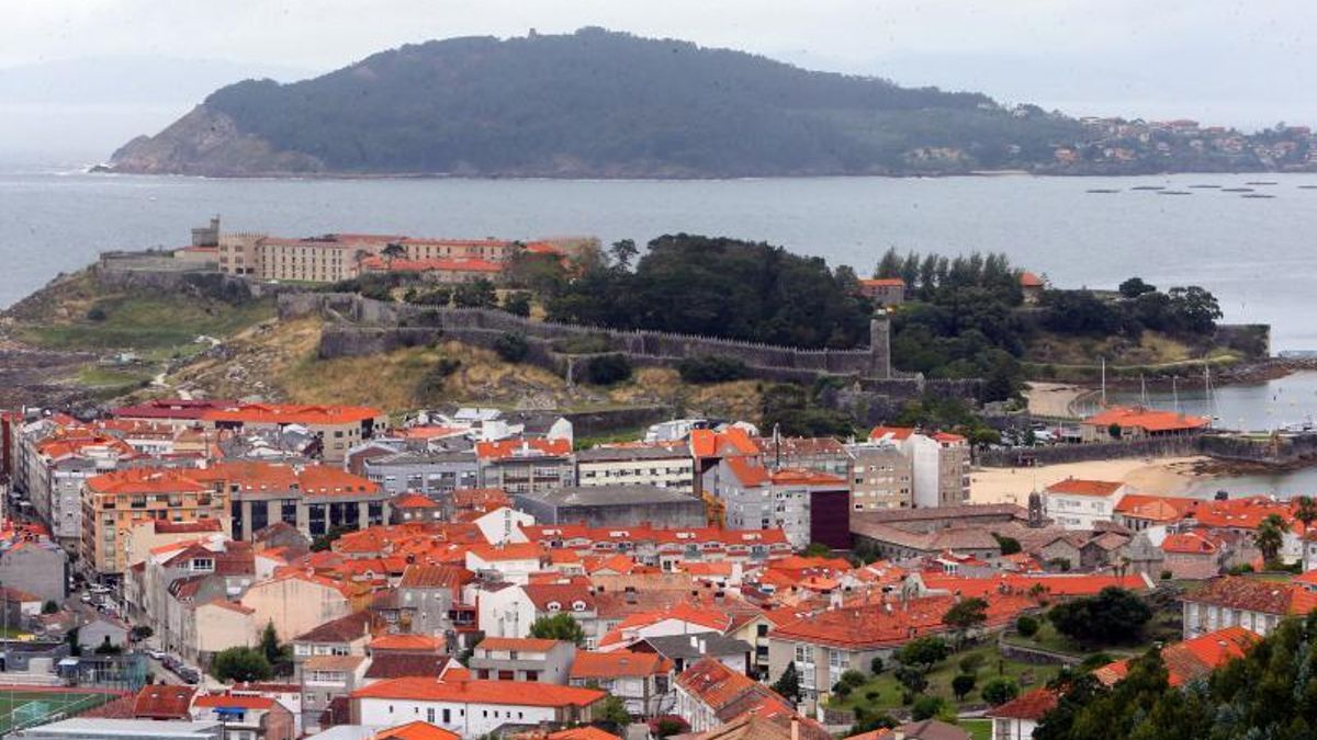 El detenido anunciaba en un portal de internet alquileres de inmuebles inexistentes en Baiona.