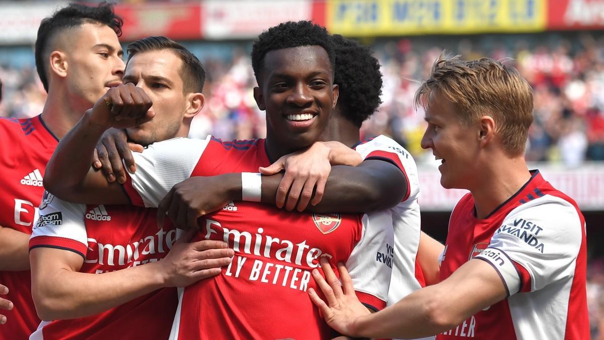El Arsenal se afianza a los puestos champions con doblete de Nketiah