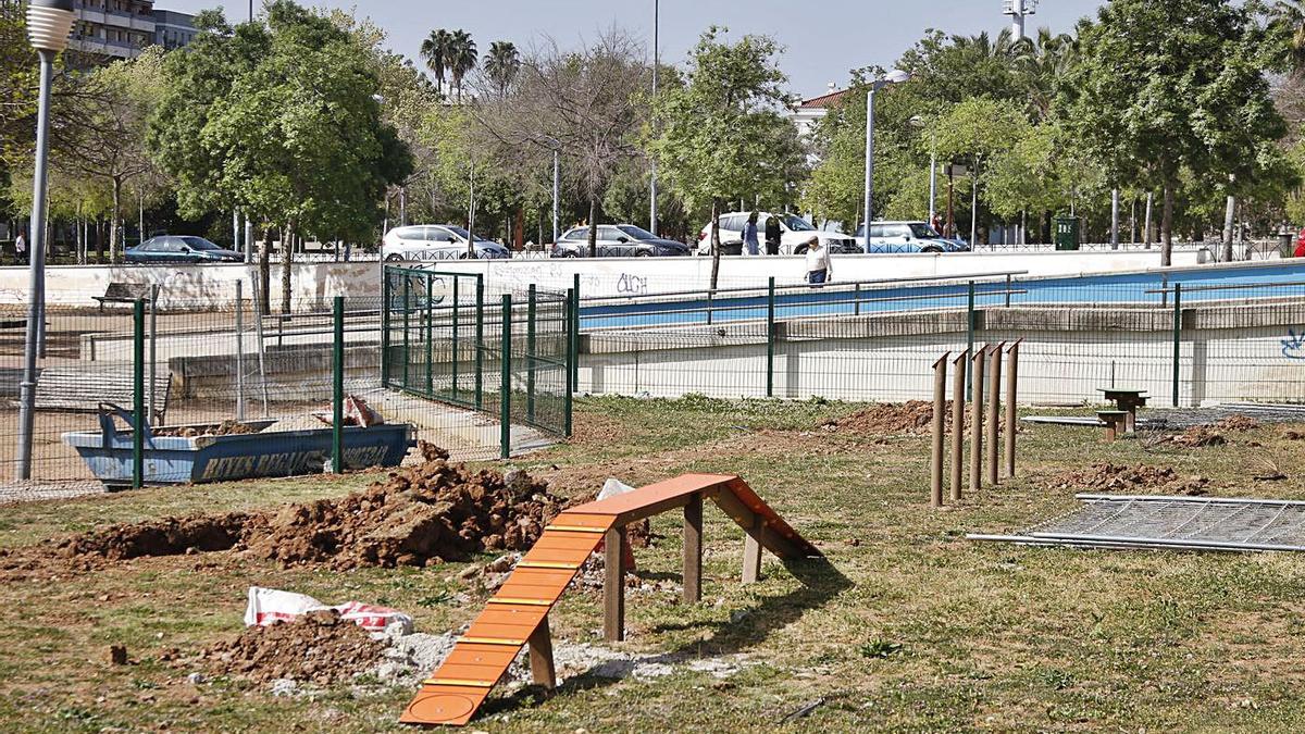 Estado de las obras del parque canino del Vial Norte.