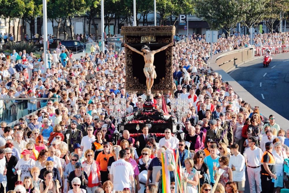 Pasión infinita por el Cristo de la Victoria en Vigo