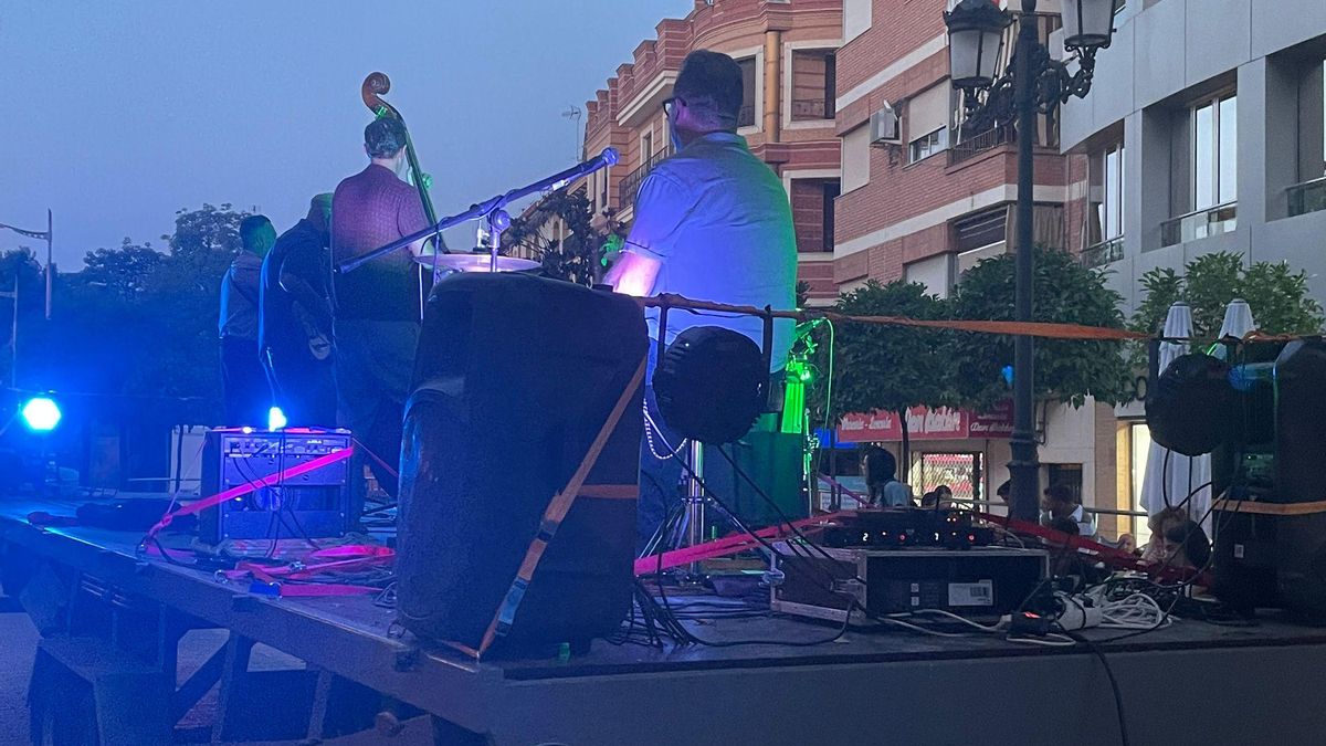 Puente Genil, Cabra y Baena celebran sus 'Noches de compras'