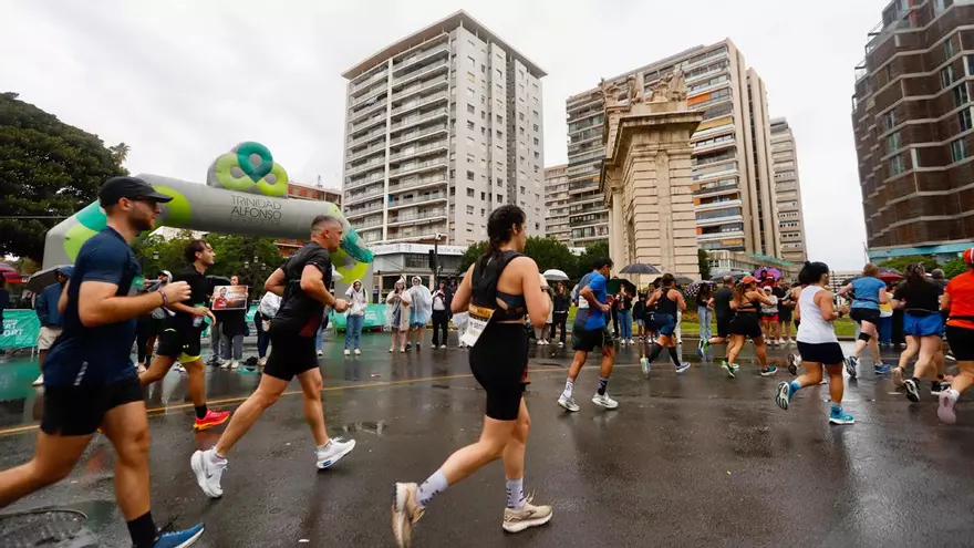 La lluvia hizo presencia en el Medio Maratón Valencia Trinidad Alfono Zurich