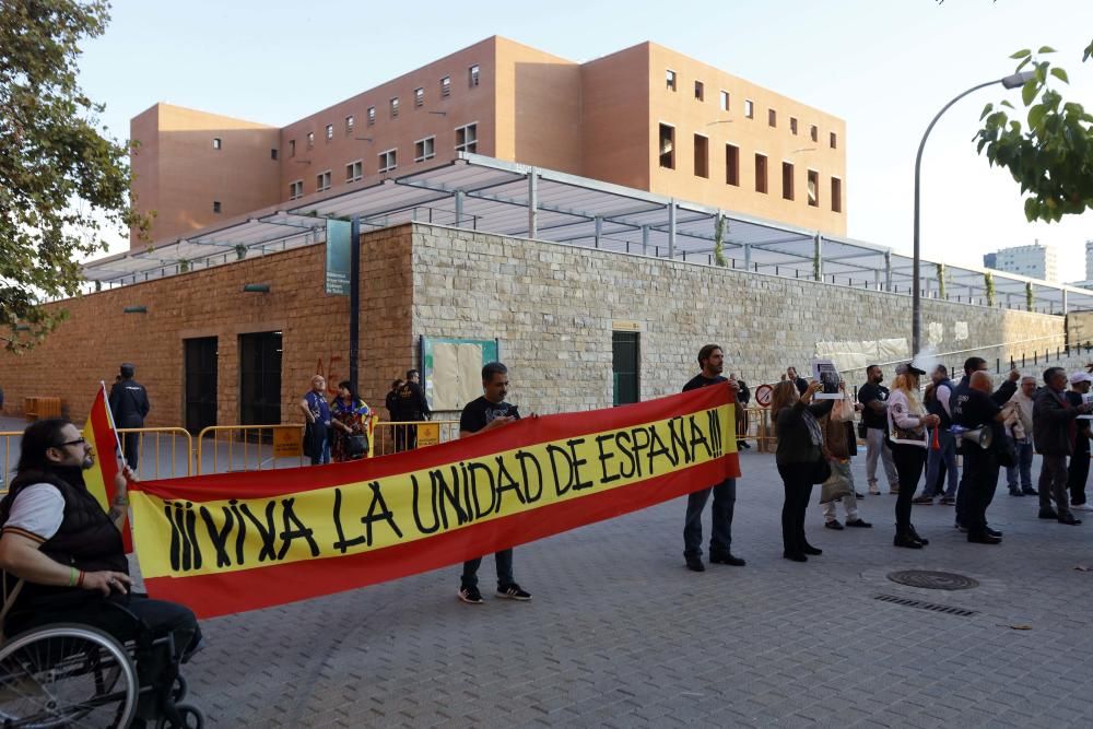 Los ultras amenazan a Joan Tardá en su conferencia en la UV