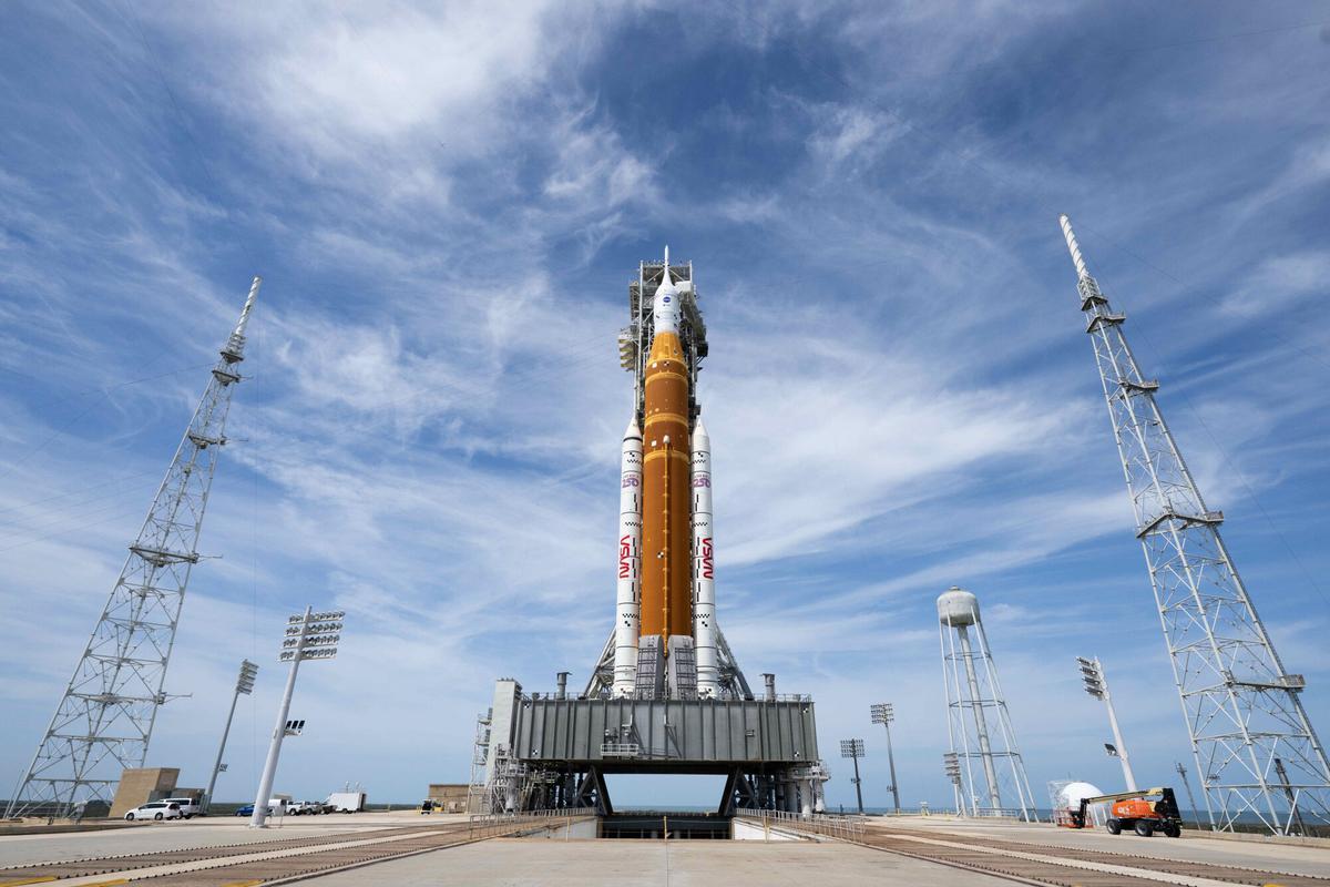 Las imágenes del lanzamiento de la misión Artemis II hacia la Luna.