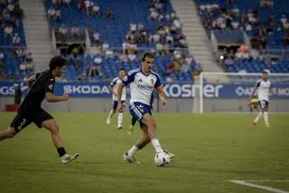 Francho Serrano maneja una buena oferta y tiene pie y medio fuera del Real Zaragoza
