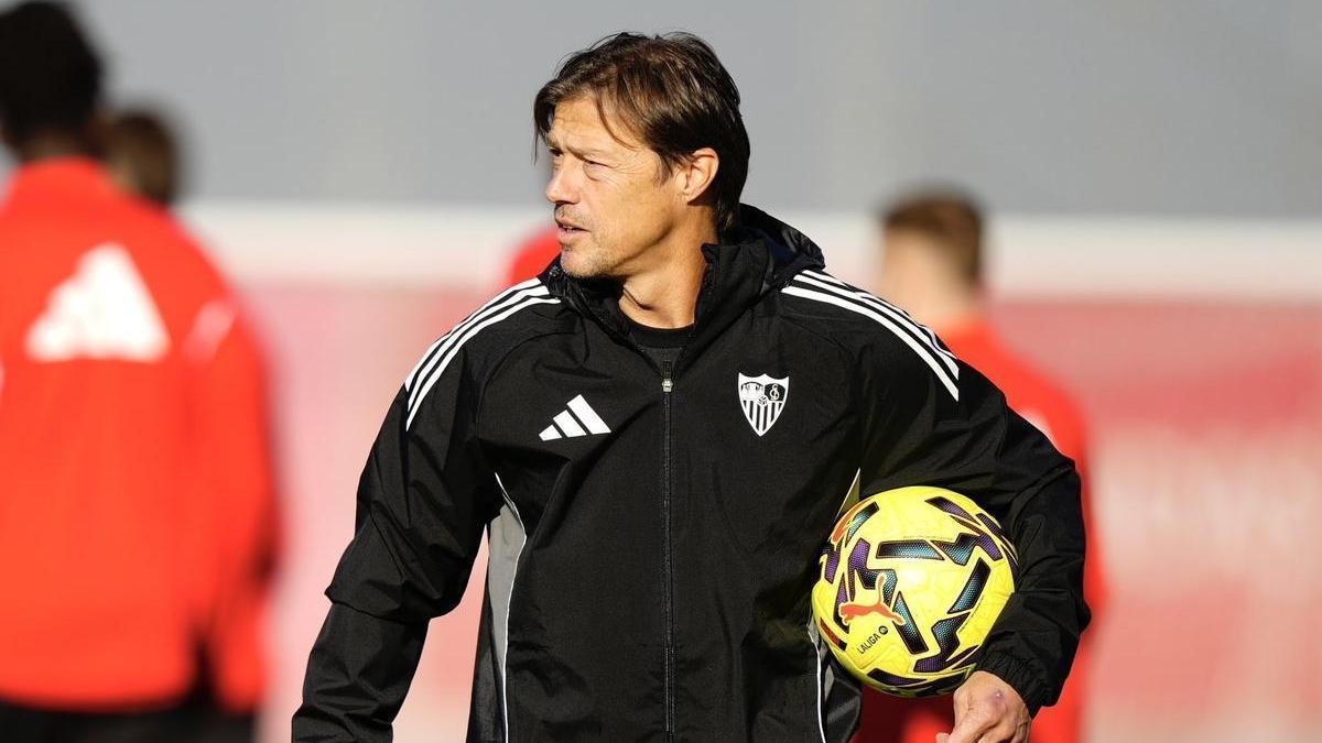 Matías Almeyda en el entrenamiento del Sevilla FC este miércoles 12 de noviembre