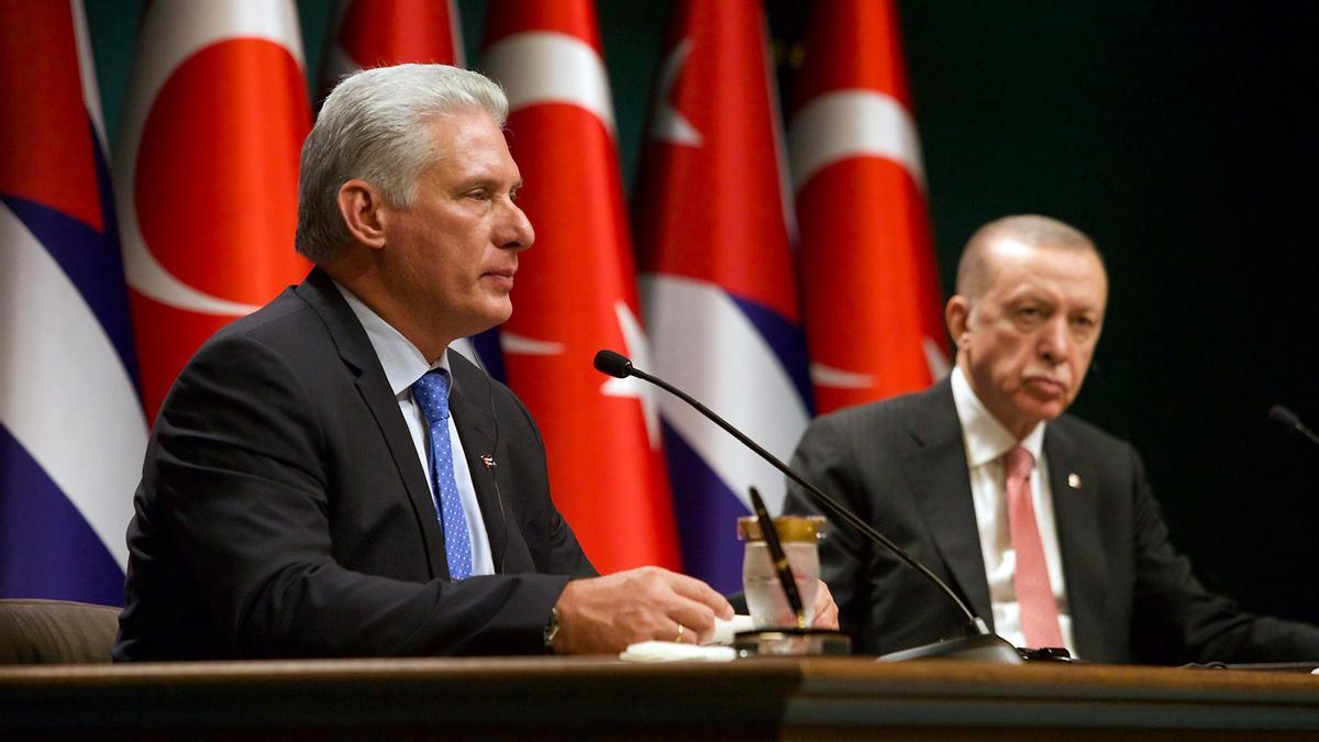 Díaz-Canel y Tayyip Erdogan durante la reunión bilateral.