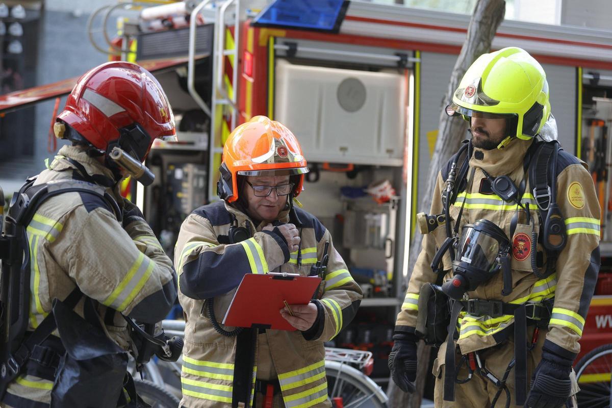 Los bomberos y el Ayuntamiento de València realizan simulacros de incendio para "preparar y prevenir"