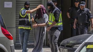 Detingut a València un presumpte gihadista que havia creat un entramat virtual dedicat a exalçar l’ideari del Daesh.