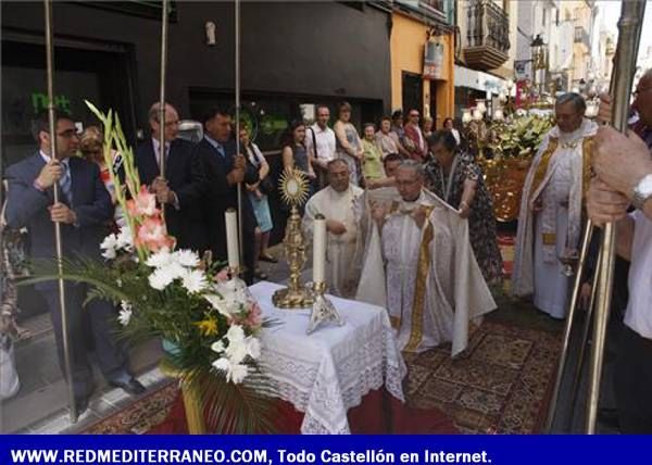 MULTITUDINARIA PROCESIÓN DEL CORPUS