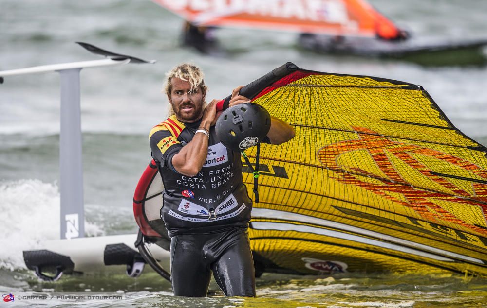 L''elit mundial del Windsurf competeix al Golf de Roses