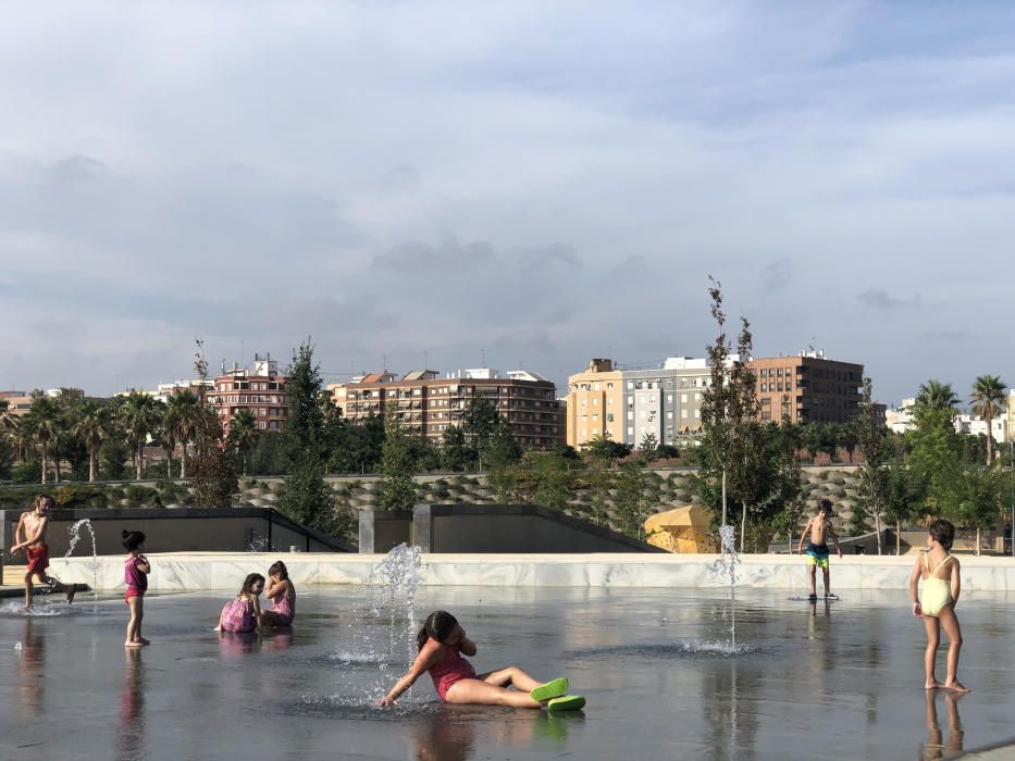 El Parc Central se convierte en un oasis contra la ola de calor