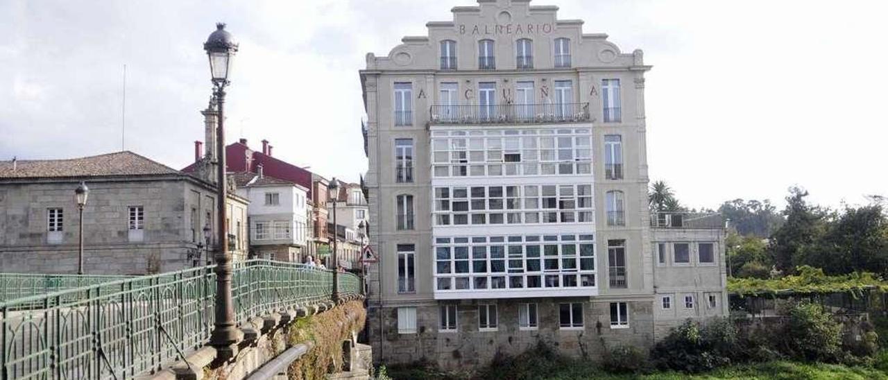 Zona del río Umia y el balneario, en Caldas de Reis. // Noé Parga