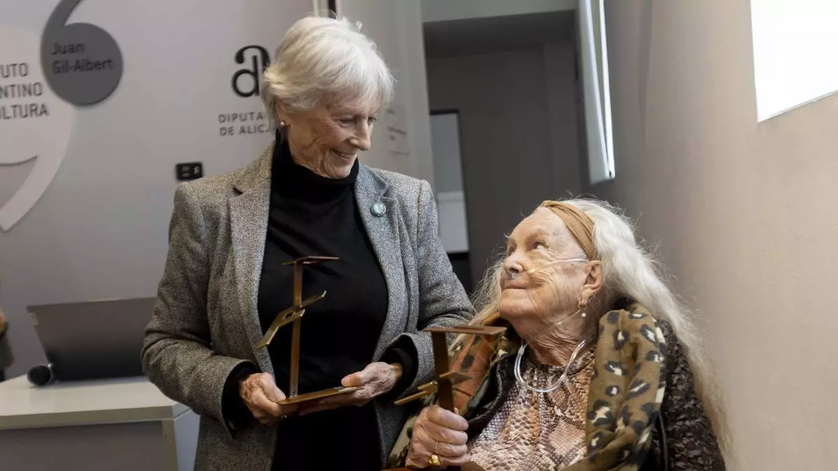Homenaje en Alicante a dos mujeres que dejan huella: Pirula Arderius y Elvira Pizano