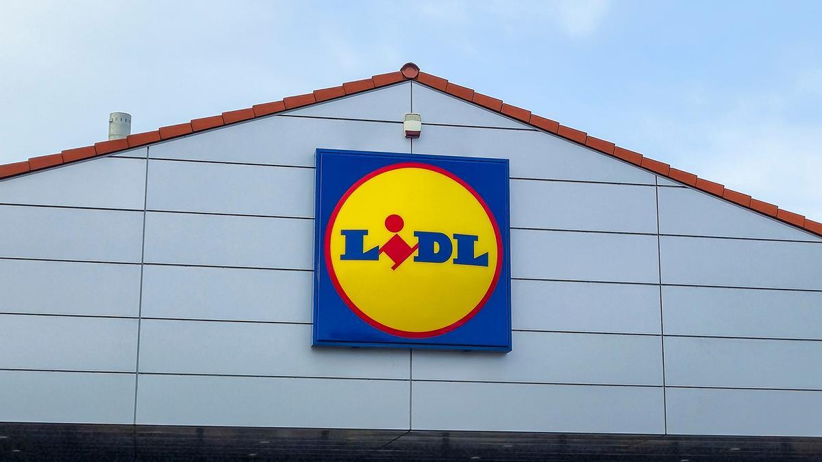 Mañana se esperan colas kilométricas en Lidl para conseguir el sillón tumbona de relax que baja su precio: por solo 34,99 euros y plegable