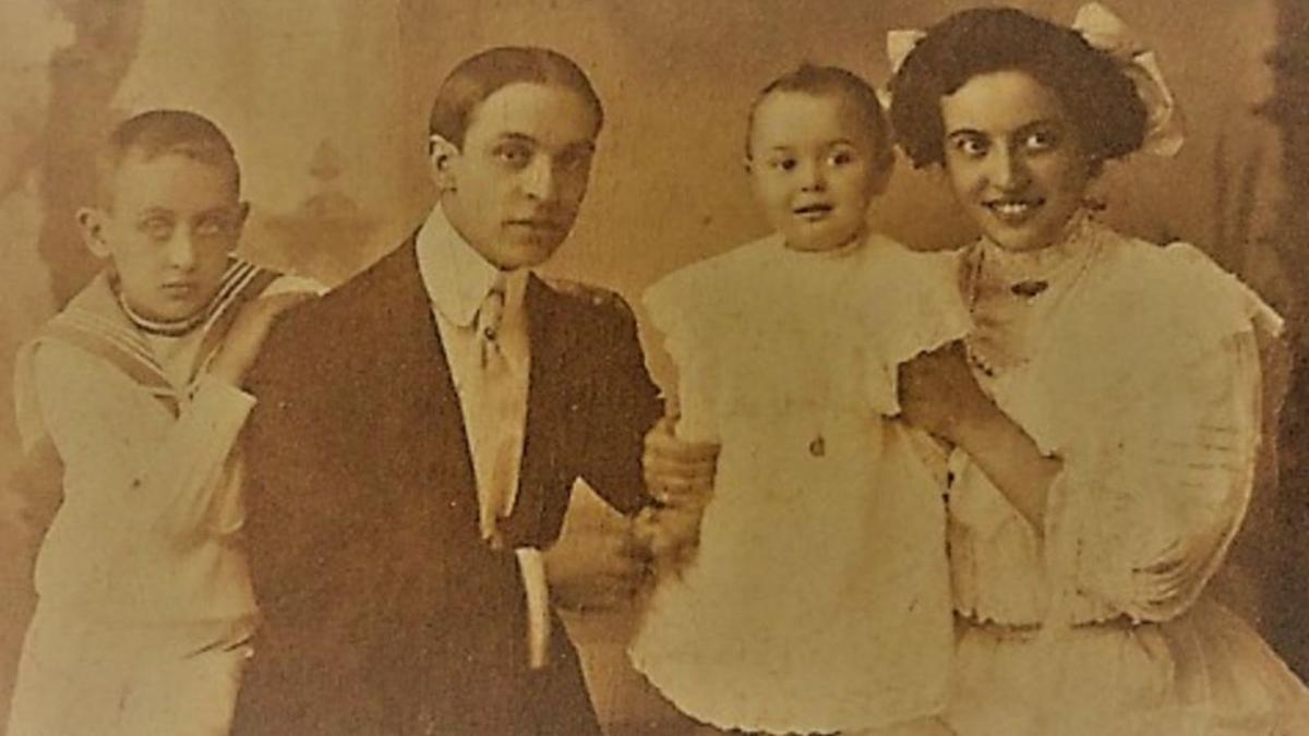 Unha foto familiar en Vigo, datada en 1910.   | // ARQUIVO A CEPA