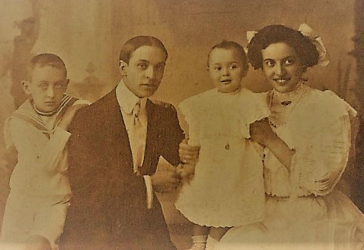 Unha foto familiar en Vigo, datada en 1910.   | // ARQUIVO A CEPA