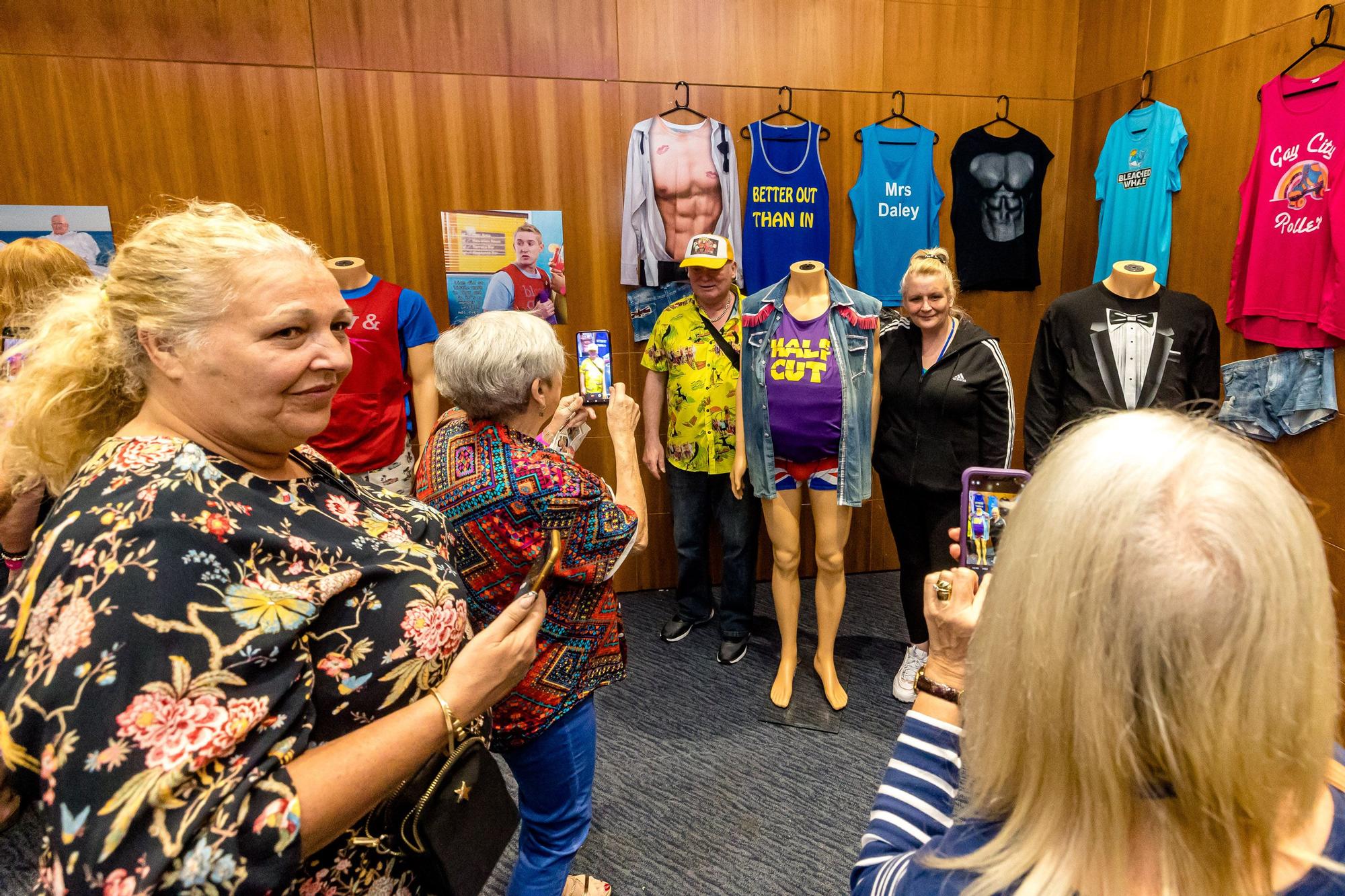 Los fans británicos de "Benidorm" desembarcan en Benidorm