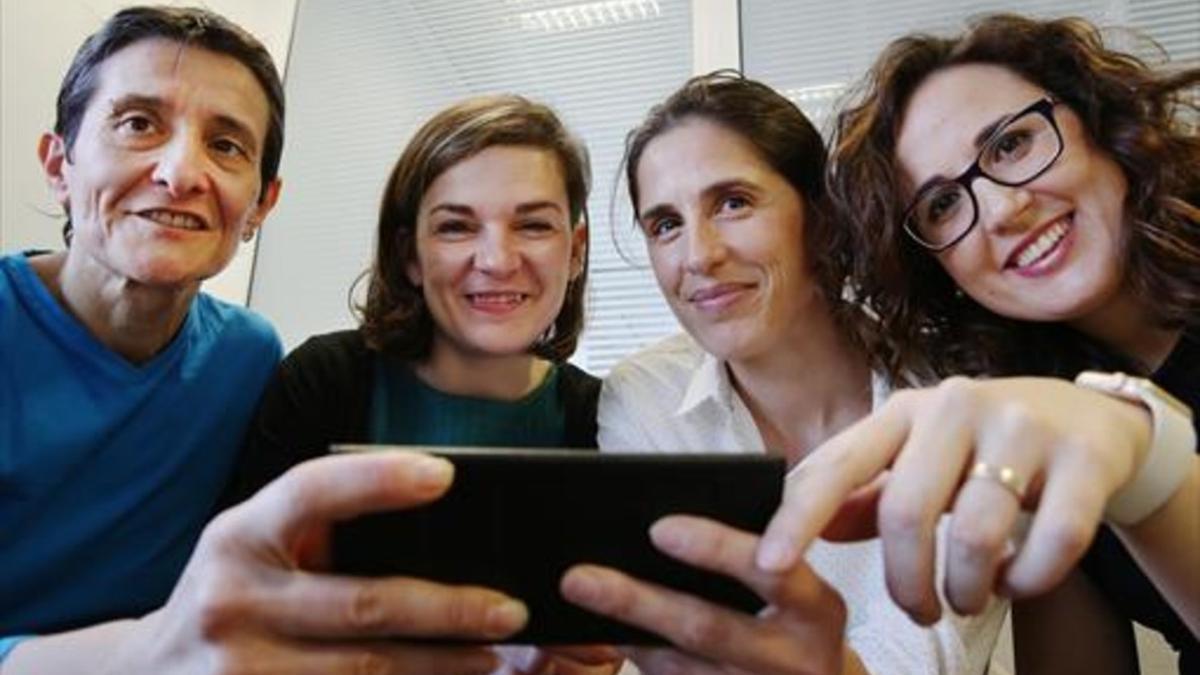 Women in Mobile. Las fundadoras: de izquierda a derecha, Celia Díaz, Cristina Campillà, Caroline Rogot y Vanessa Estorach.
